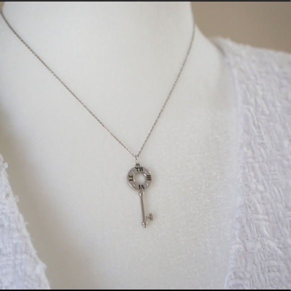 Tiffany&co. 18K gold Atlas key pendant necklace - Picture 3 of 10